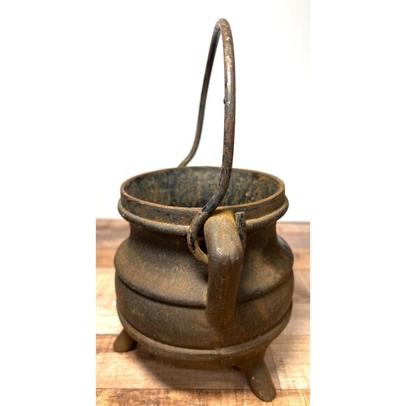 Antique Cast Iron Cauldron Pot With Handle Nice heavy Piece - Picture 3 of 8
